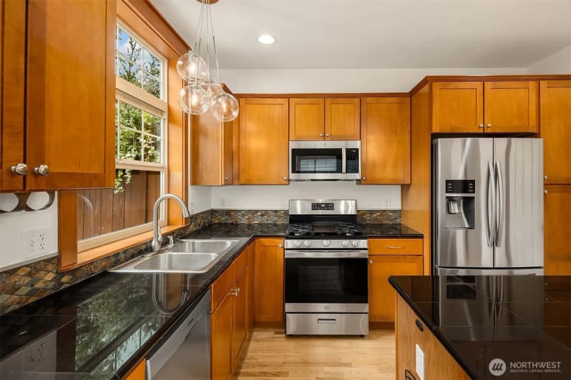Property photo for 1905 Ne 125th Street, Seattle photo 11