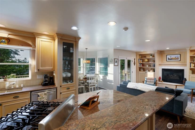 Property photo for 404 Lilac Drive, Mount Vernon photo 12