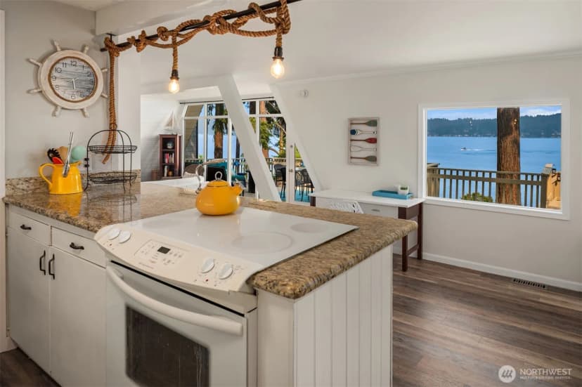 Property photo for 1602 W Lake Sammamish Parkway Se, Bellevue photo 28