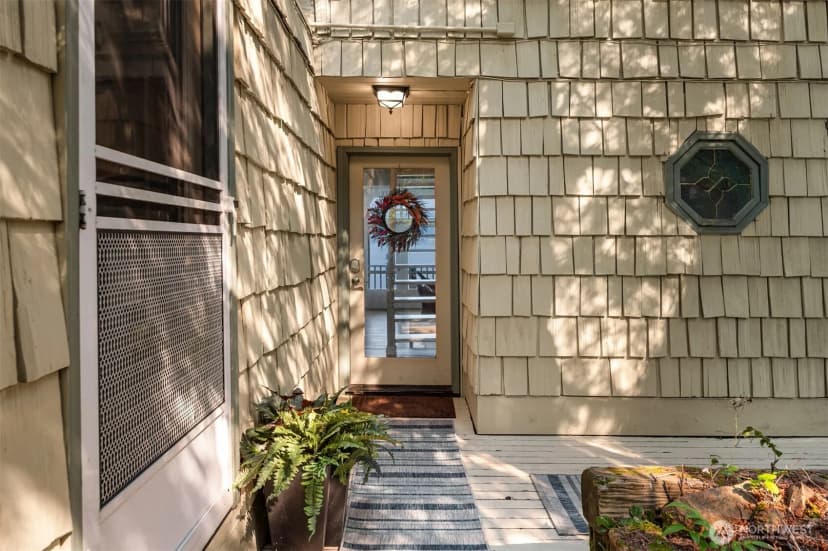 Property photo for 1602 W Lake Sammamish Parkway Se, Bellevue photo 38
