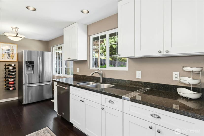Property photo for 860 Valley View Place Sw, Issaquah photo 7