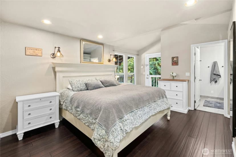 Property photo for 860 Valley View Place Sw, Issaquah photo 8