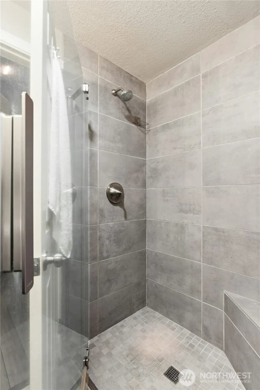 Property photo for 860 Valley View Place Sw, Issaquah photo 10