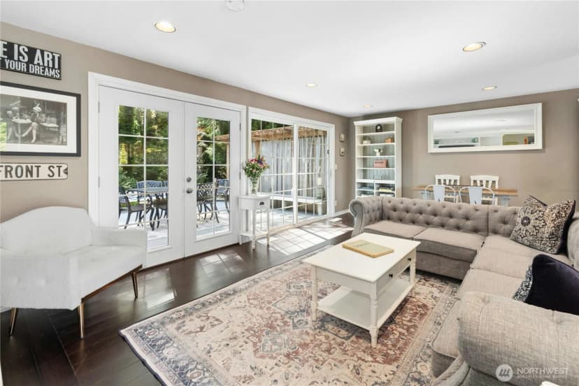 Property photo for 860 Valley View Place Sw, Issaquah photo 4