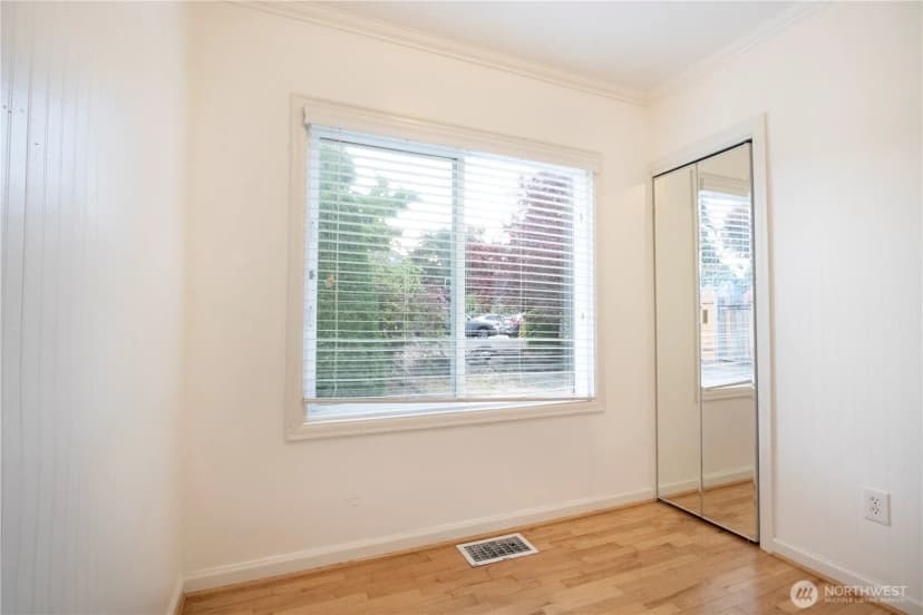 Property photo for 11634 25th Avenue S, Seattle photo 18