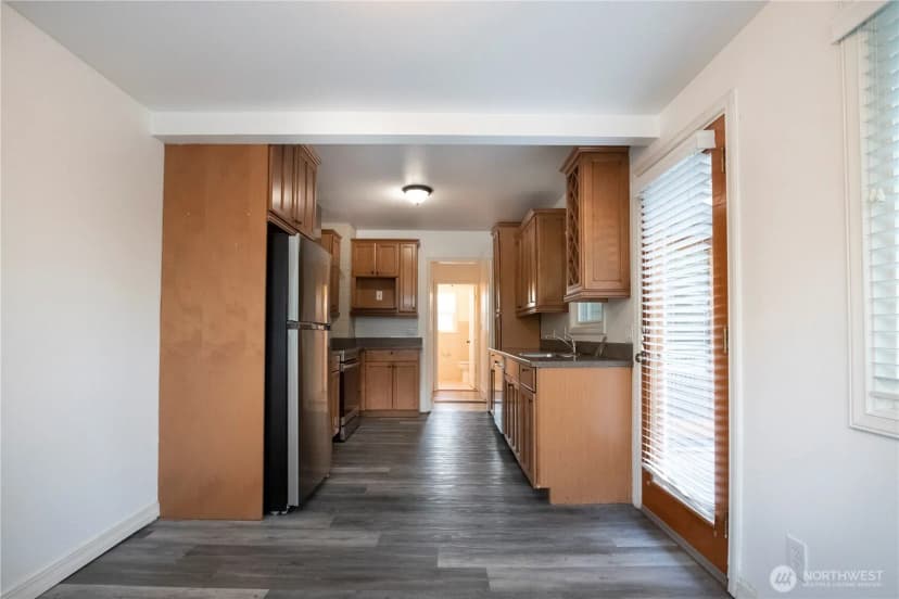 Property photo for 11634 25th Avenue S, Seattle photo 10