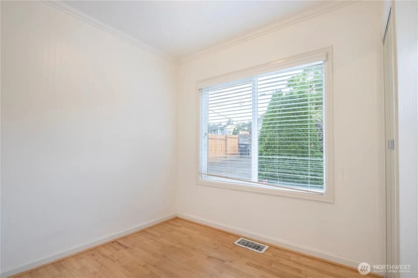Property photo for 11634 25th Avenue S, Seattle photo 37