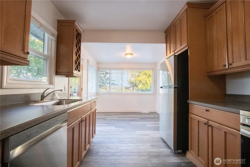 Property photo for 11634 25th Avenue S, Seattle photo 11