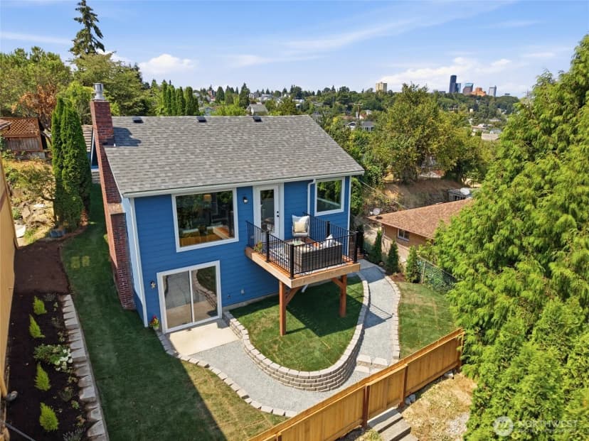 Property photo for 2517 23rd Avenue, Seattle photo 8