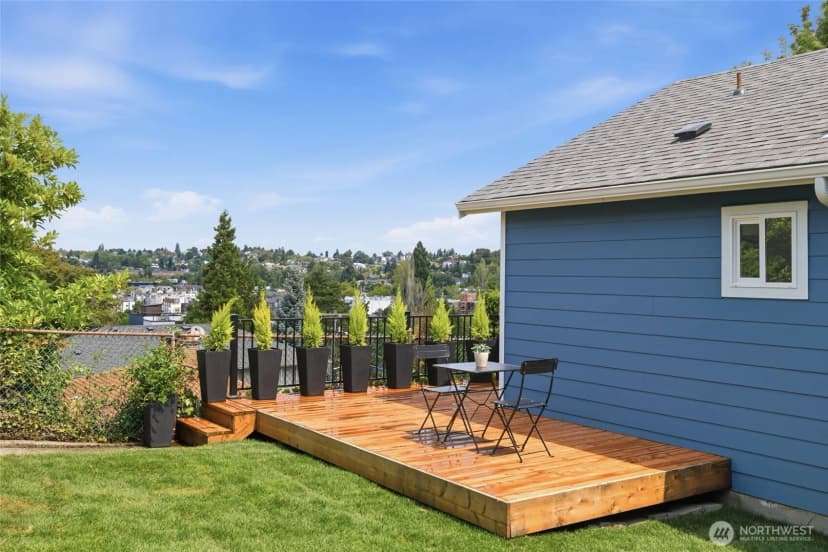 Property photo for 2517 23rd Avenue, Seattle photo 7