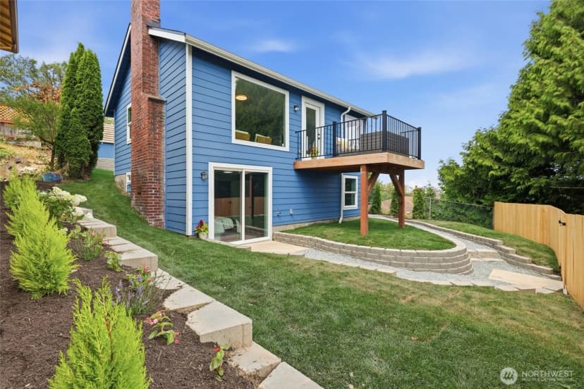 Property photo for 2517 23rd Avenue, Seattle photo 9