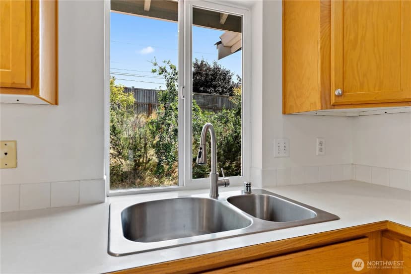 Property photo for 14921 93rd Avenue E, Puyallup photo 6