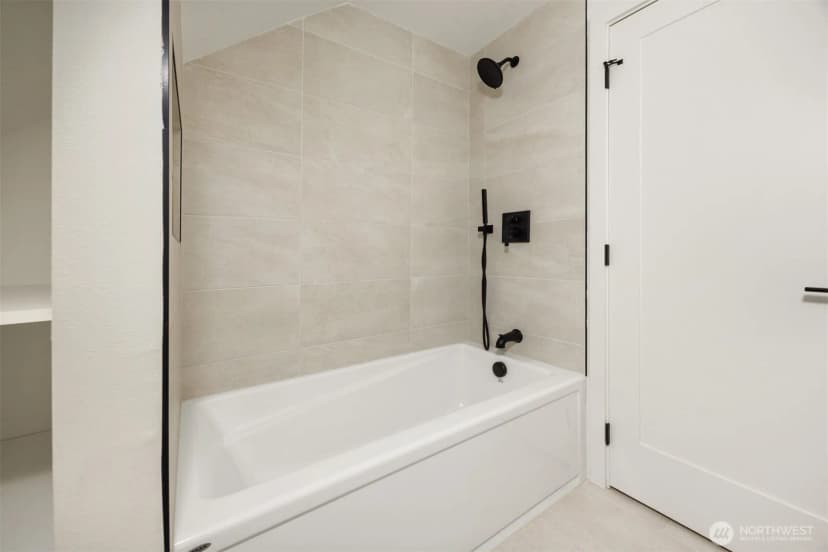 Property photo for 14205 77th Avenue Ne, Kirkland photo 11