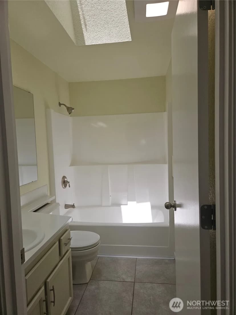 Property photo for 744 Berne Lane Se, Olympia photo 15