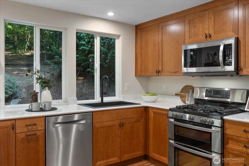 Property photo for 16312 194th Avenue Ne, Woodinville photo 10