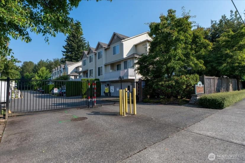 Property photo for 10410 Holly Drive #e, Everett photo 29