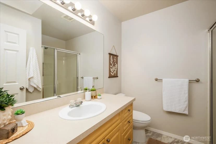 Property photo for 10410 Holly Drive #e, Everett photo 17