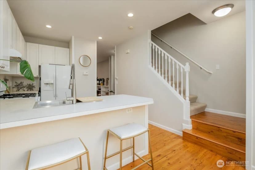 Property photo for 10410 Holly Drive #e, Everett photo 10