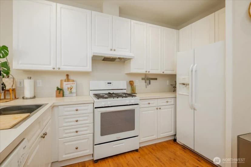 Property photo for 10410 Holly Drive #e, Everett photo 12