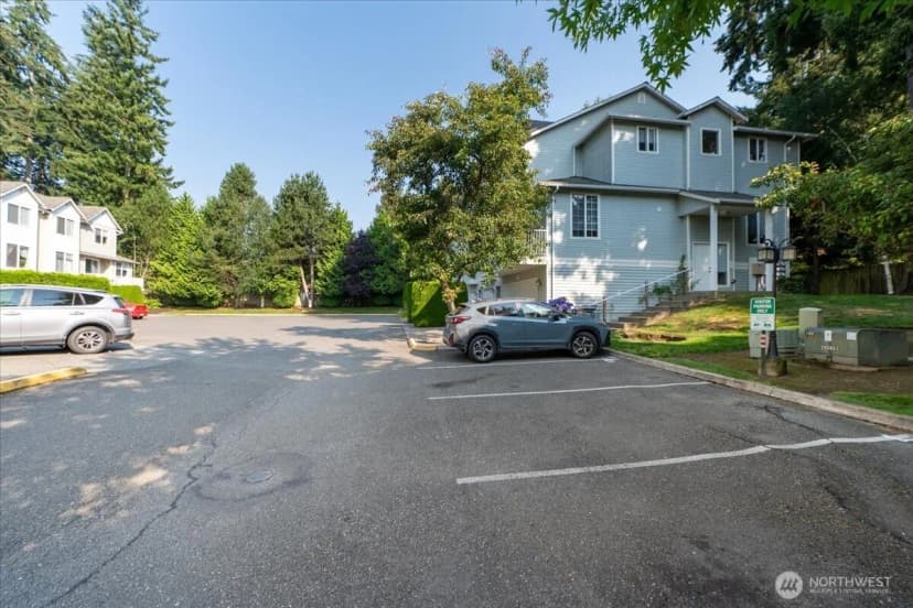 Property photo for 10410 Holly Drive #e, Everett photo 35