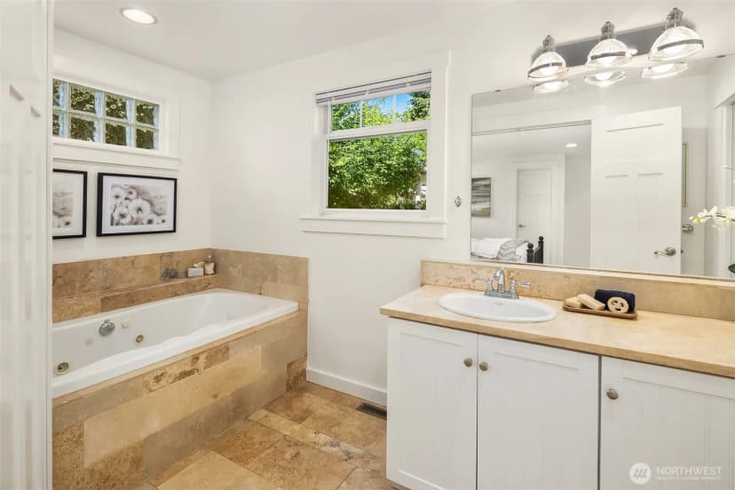 Property photo for 11059 Se 31st Street, Bellevue photo 26
