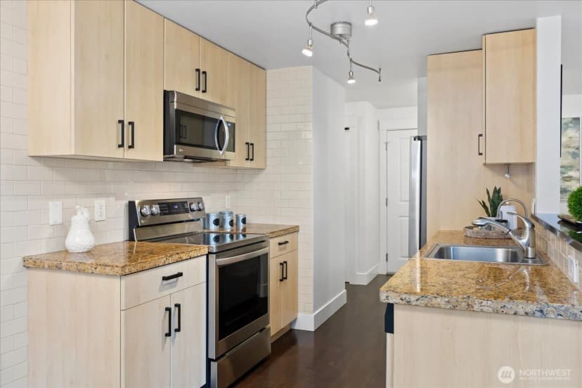 Property photo for 22910 90th Avenue W #d206, Edmonds photo 7