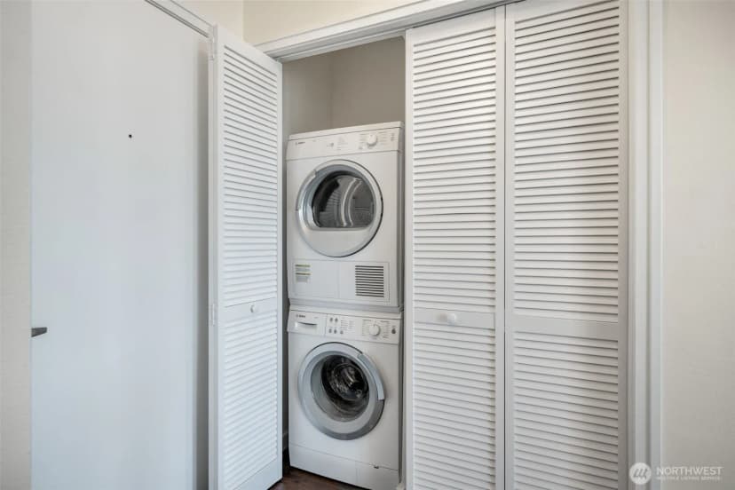 Property photo for 2414 1st Avenue #413, Seattle photo 15