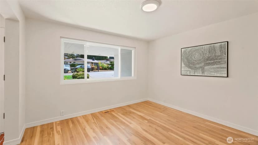 Property photo for 1003 144th Place S, Bellevue photo 8