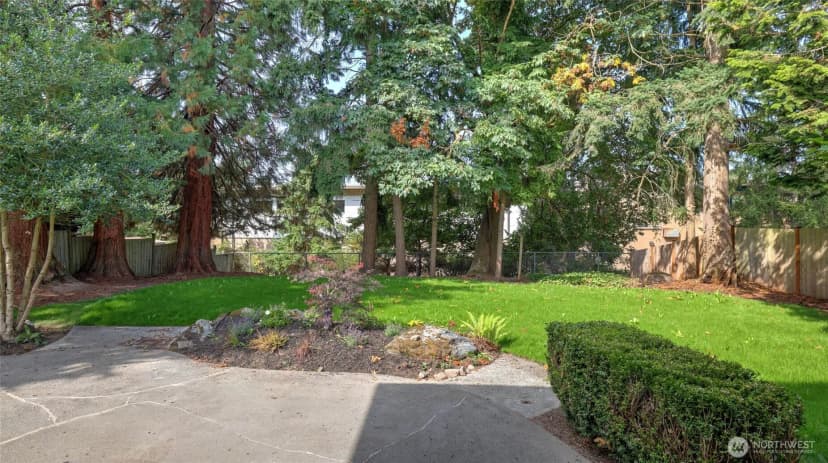 Property photo for 1003 144th Place S, Bellevue photo 30