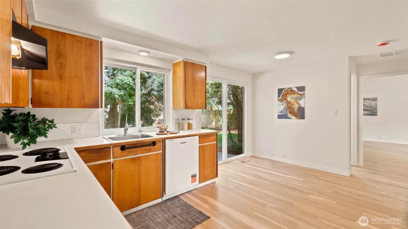 Property photo for 1003 144th Place S, Bellevue photo 17