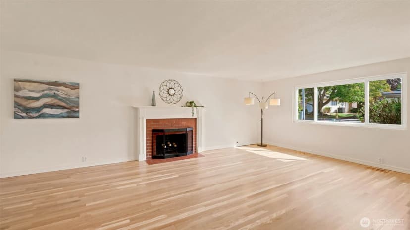 Property photo for 1003 144th Place S, Bellevue photo 11
