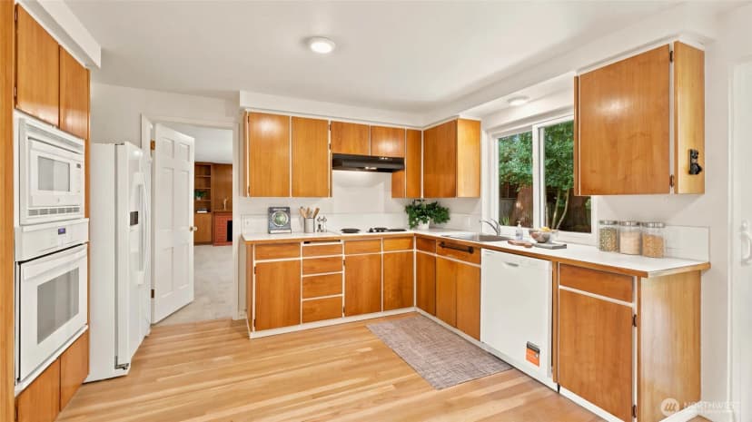 Property photo for 1003 144th Place S, Bellevue photo 16
