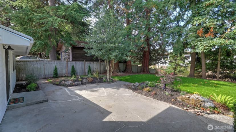 Property photo for 1003 144th Place S, Bellevue photo 29