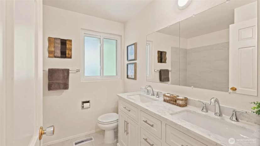 Property photo for 1003 144th Place S, Bellevue photo 27