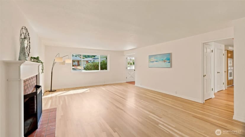 Property photo for 1003 144th Place S, Bellevue photo 12