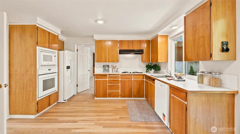 Property photo for 1003 144th Place S, Bellevue photo 15
