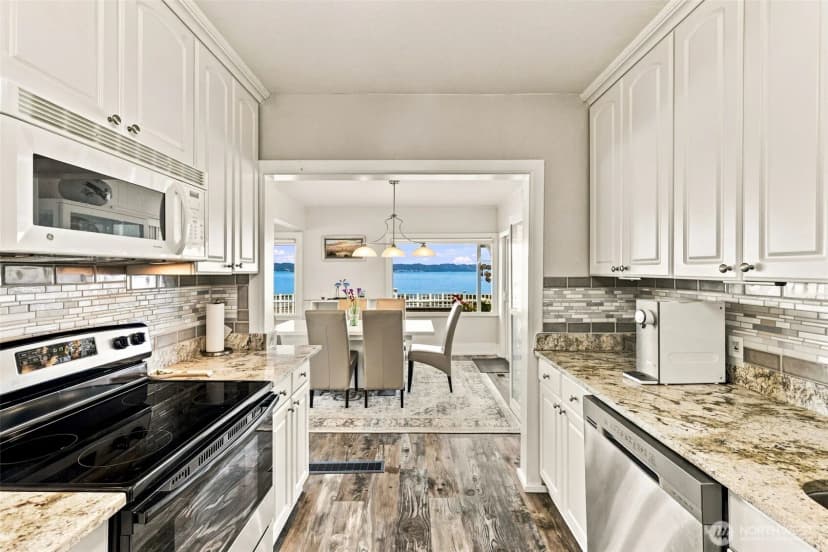 Property photo for 1626 Beach Drive Ne, Tacoma photo 12