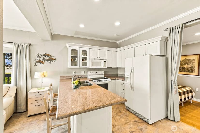 Property photo for 1626 Beach Drive Ne, Tacoma photo 24