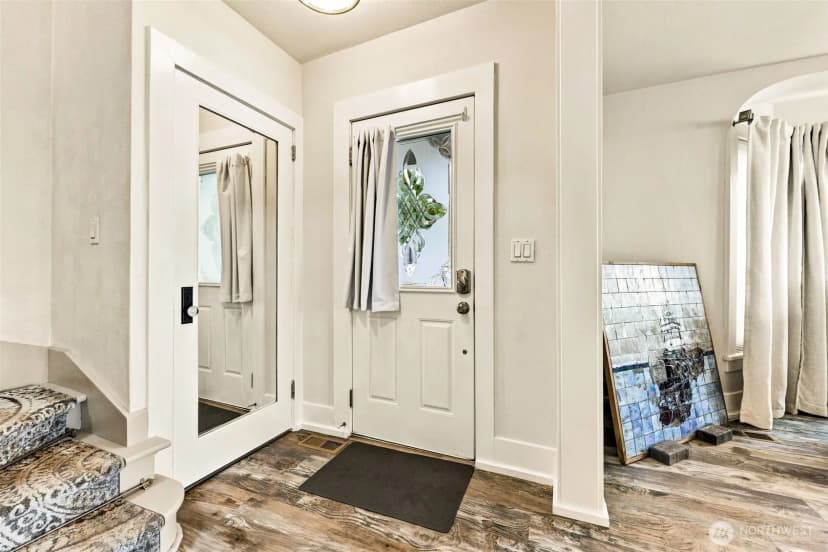 Property photo for 1626 Beach Drive Ne, Tacoma photo 6