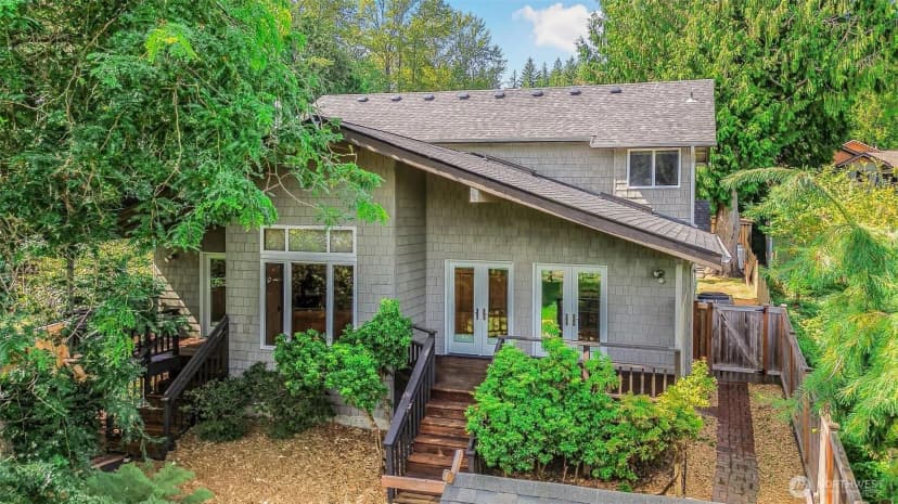 Property photo for 18404 W Spring Lake Drive Se, Renton
