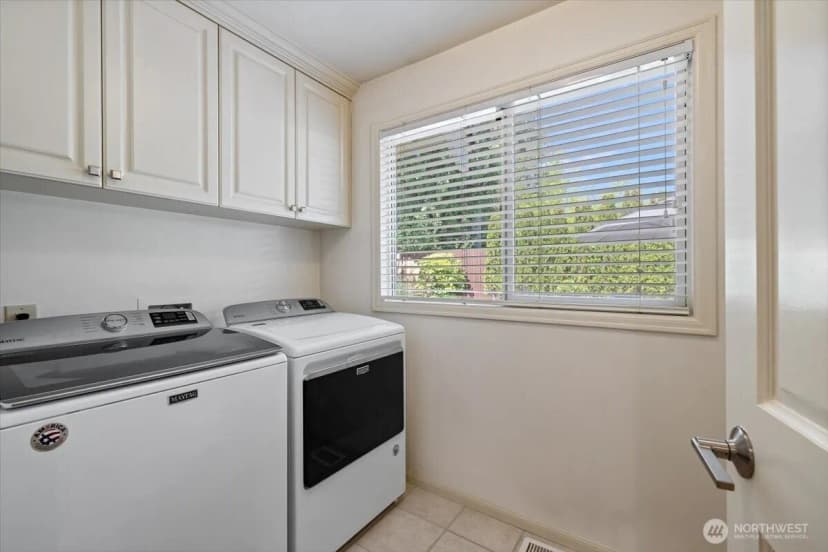 Property photo for 20404 Ne 35th Street, Sammamish photo 19