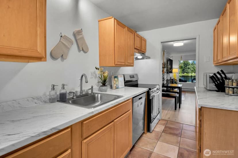 Property photo for 322 N 134th Street #102, Seattle photo 12