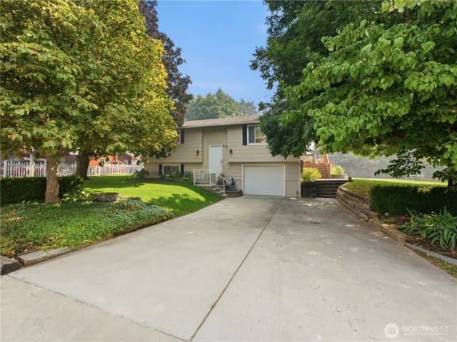Property photo for 217 Ridgemont Drive, East Wenatchee photo 2