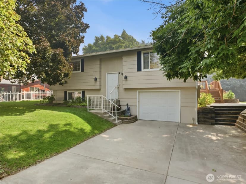 Property photo for 217 Ridgemont Drive, East Wenatchee photo 3