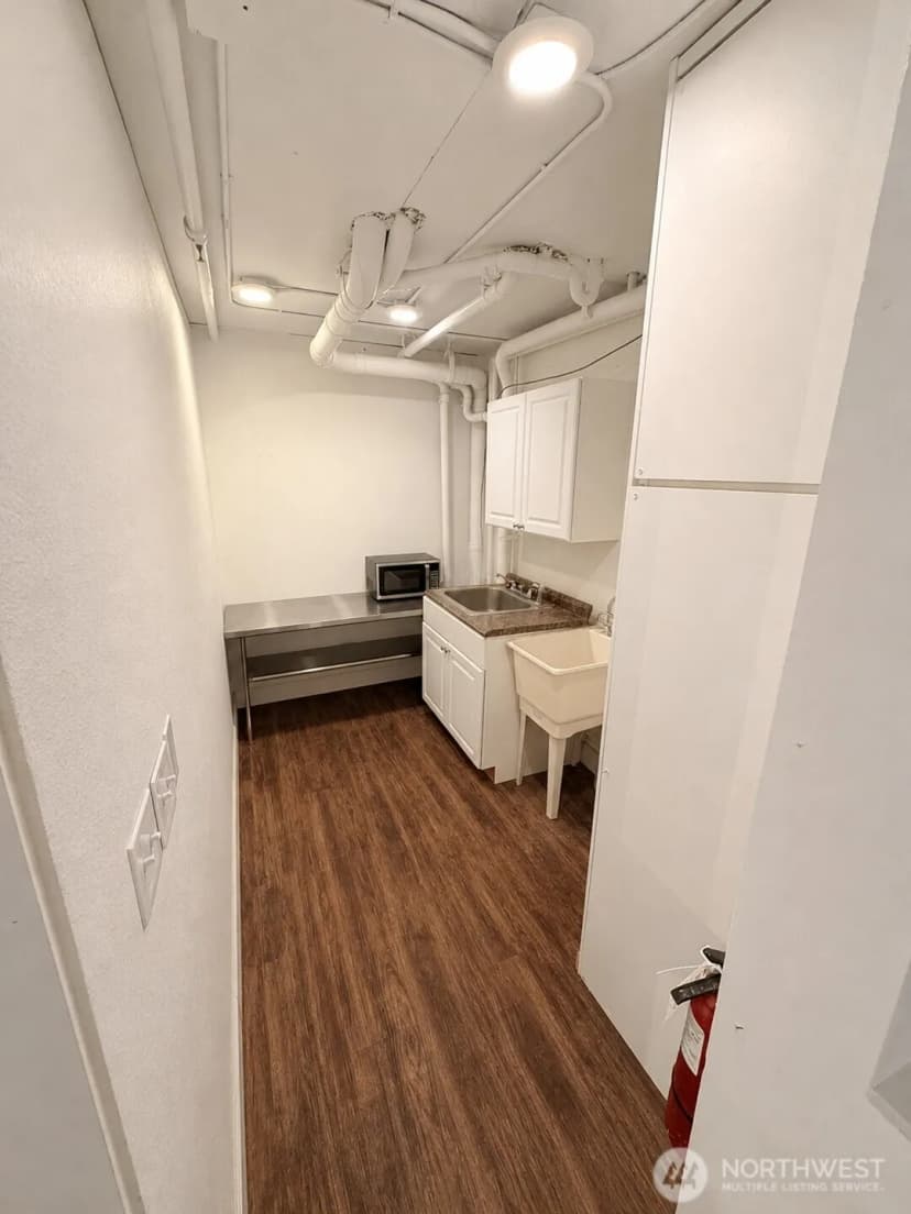 Property photo for 2521 1st Avenue #(r), Seattle photo 14