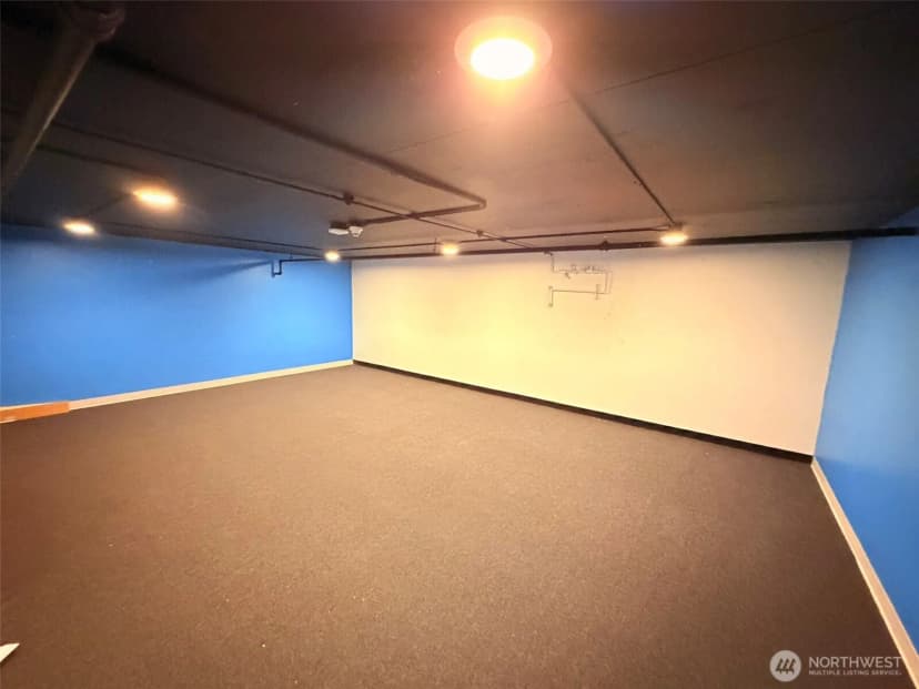 Property photo for 2521 1st Avenue #(r), Seattle photo 6