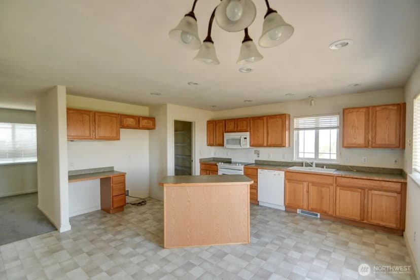 Property photo for 1264 E Ocean Shores Boulevard Sw, Ocean Shores photo 4