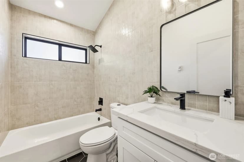 Property photo for 526 N 100th Street, Seattle photo 18