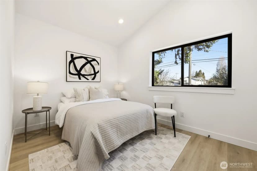 Property photo for 526 N 100th Street, Seattle photo 17