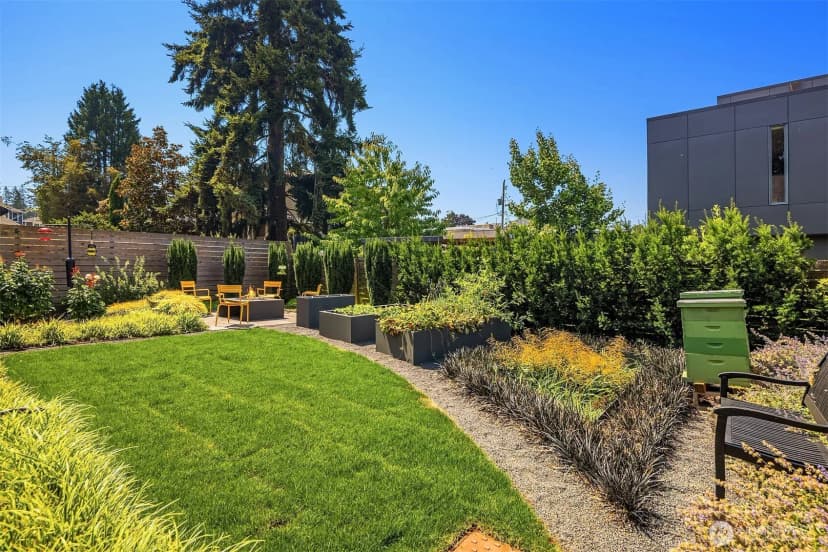 Property photo for 3215 39th Avenue W, Seattle photo 25